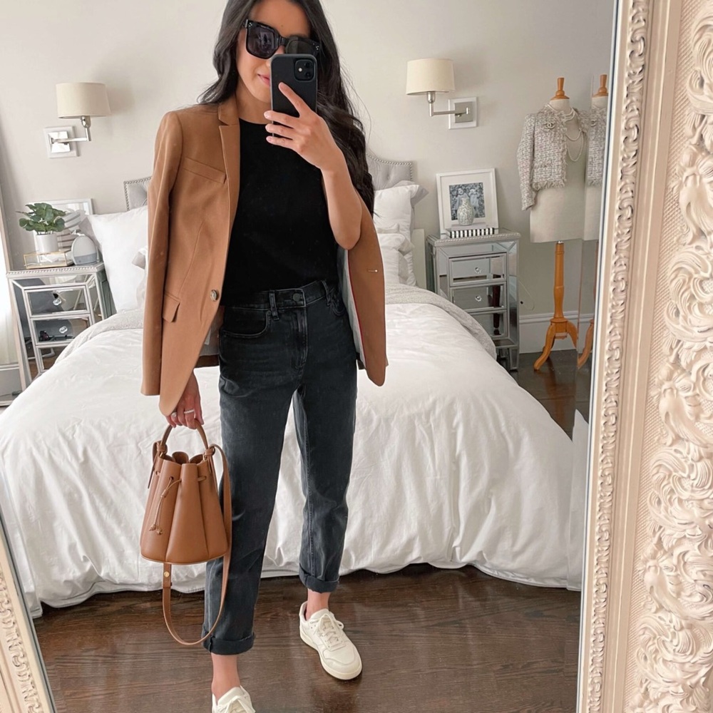 everlane  the original cheeky slim jean in washed black, size 29 reg